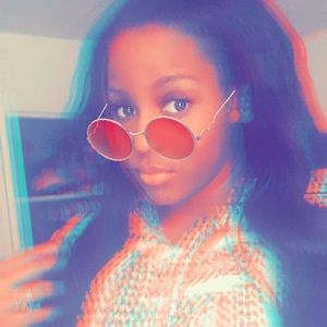 Meet your Posher, Evanah